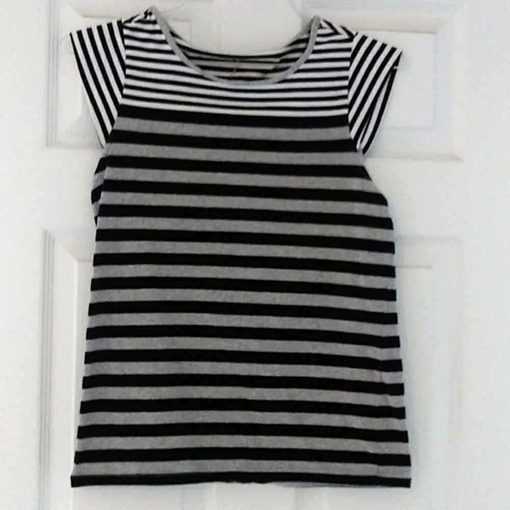 Stretchy material with capped sleeves
